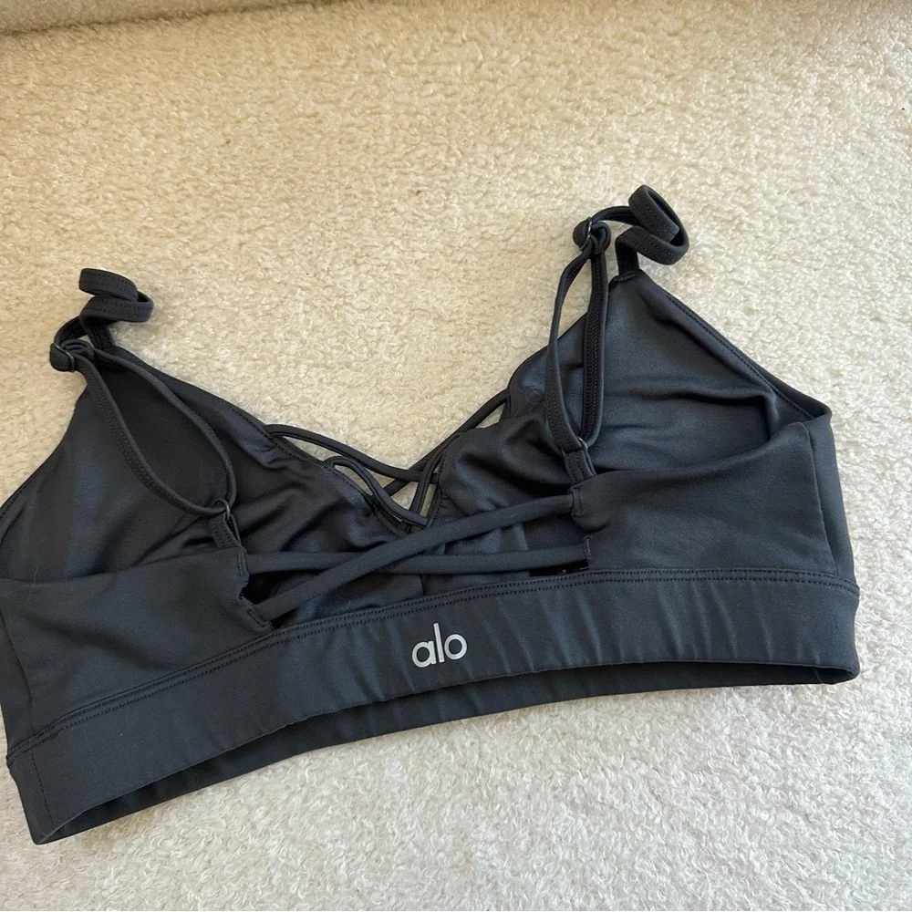 Alo interlace sports bra
